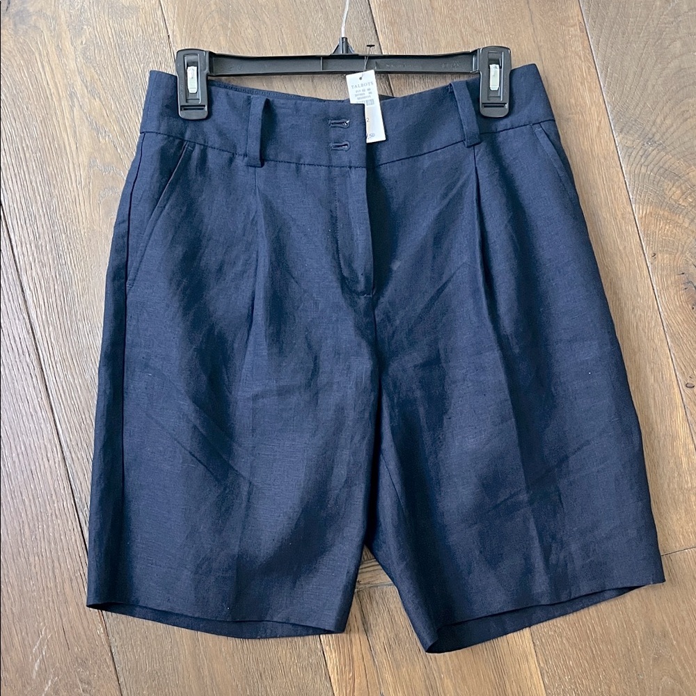 Talbots NWT linen navy shorts.  Size 2